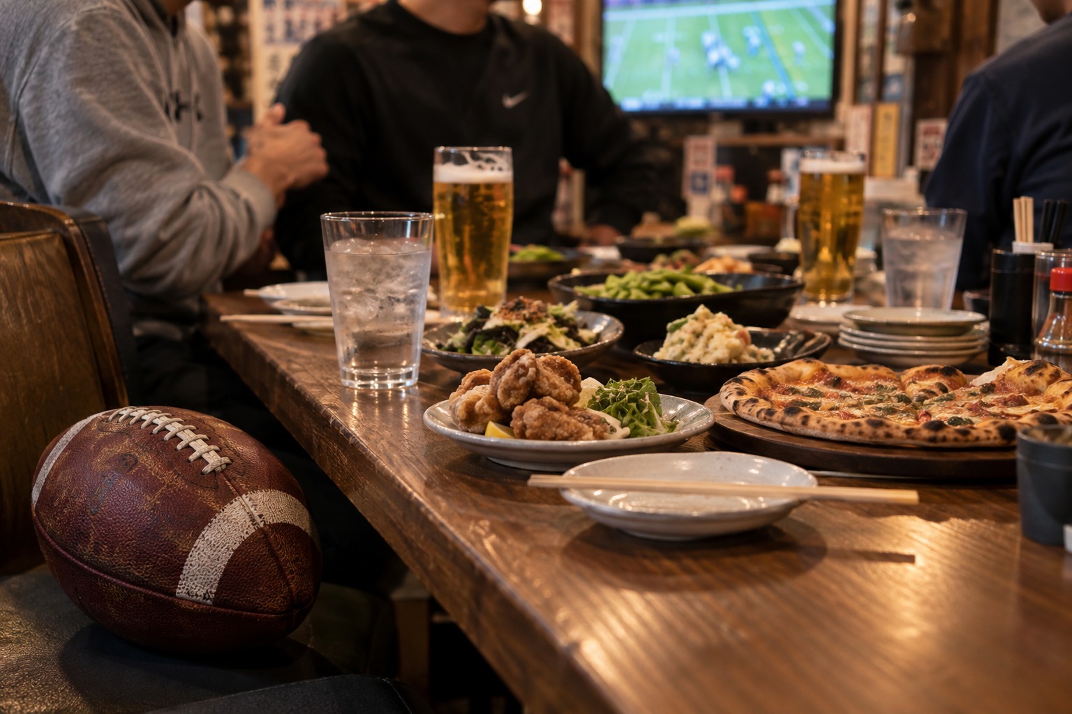 アメリカンフットボールと飲食店のイメージ（AI生成）